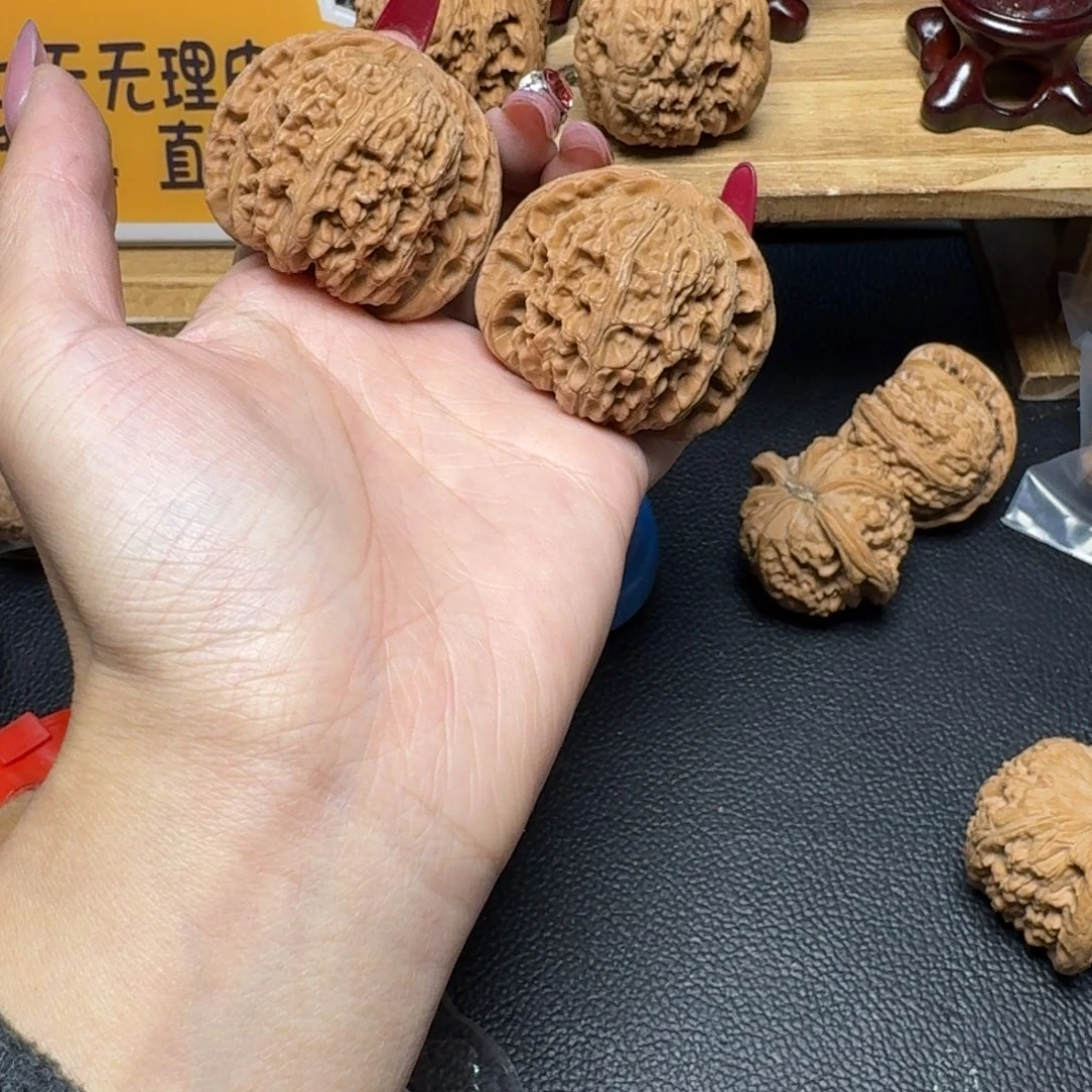 吊坠文玩核桃45南疆全品黄点球疆