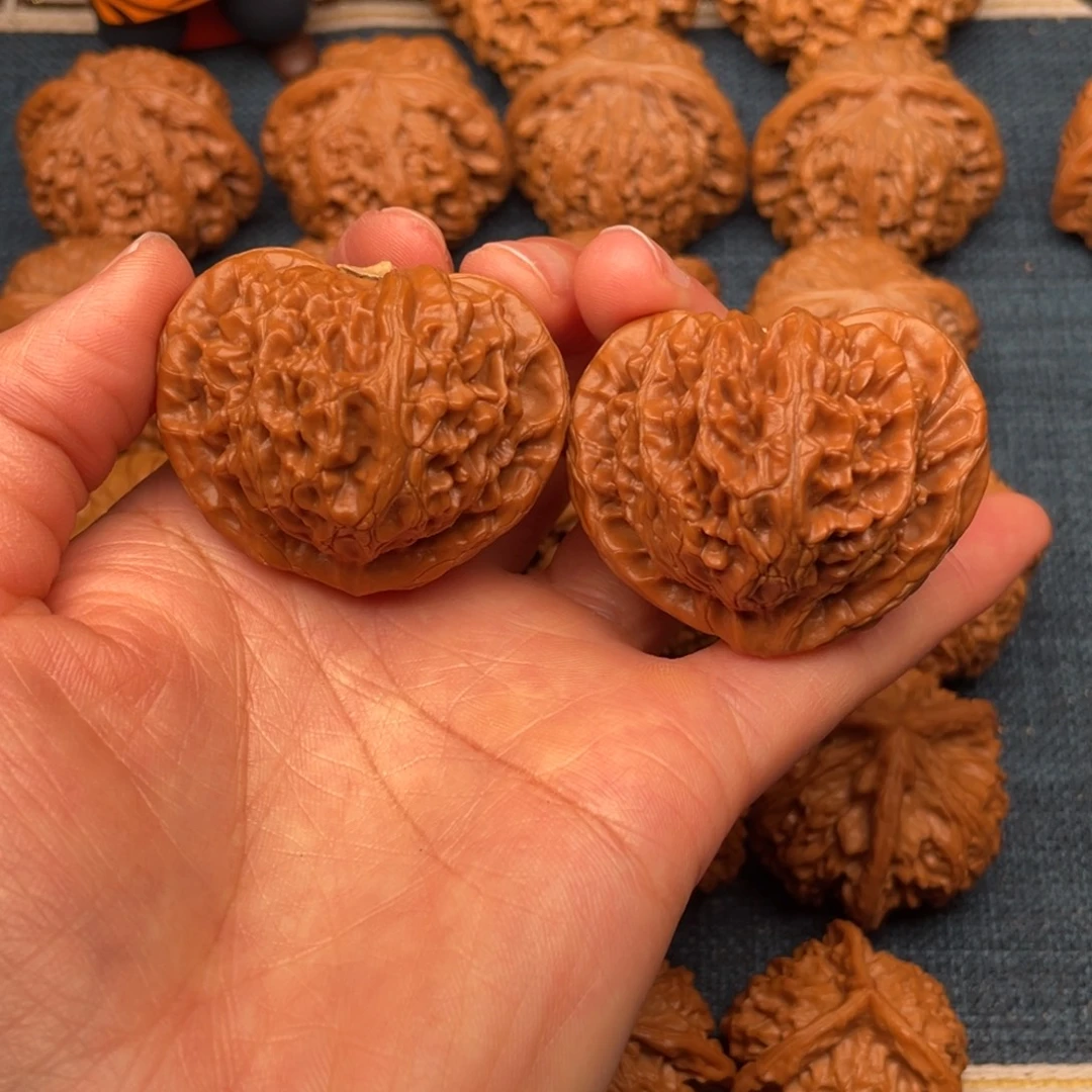 简****把件文玩核桃45全品桃心宫灯