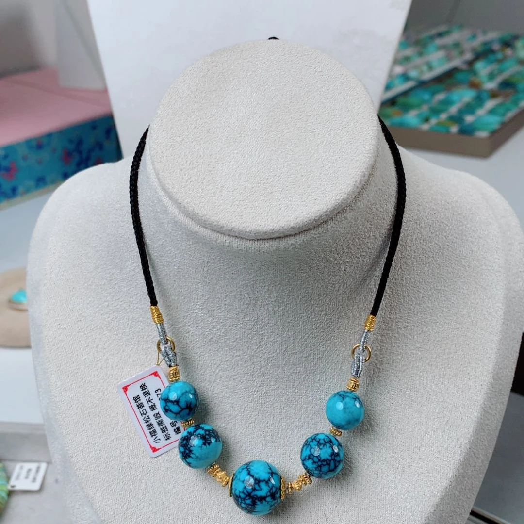 绿松石配饰未镶嵌