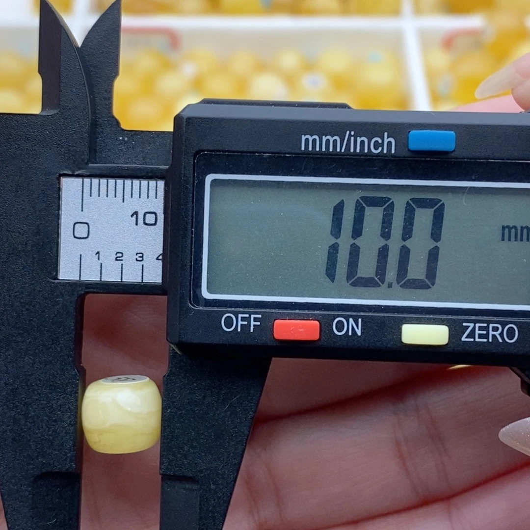 山***司未镶嵌蜜蜡裸石老型