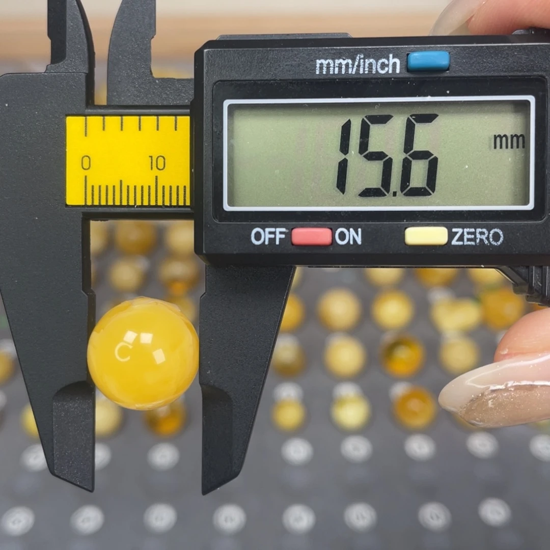 琥珀未镶嵌裸石61