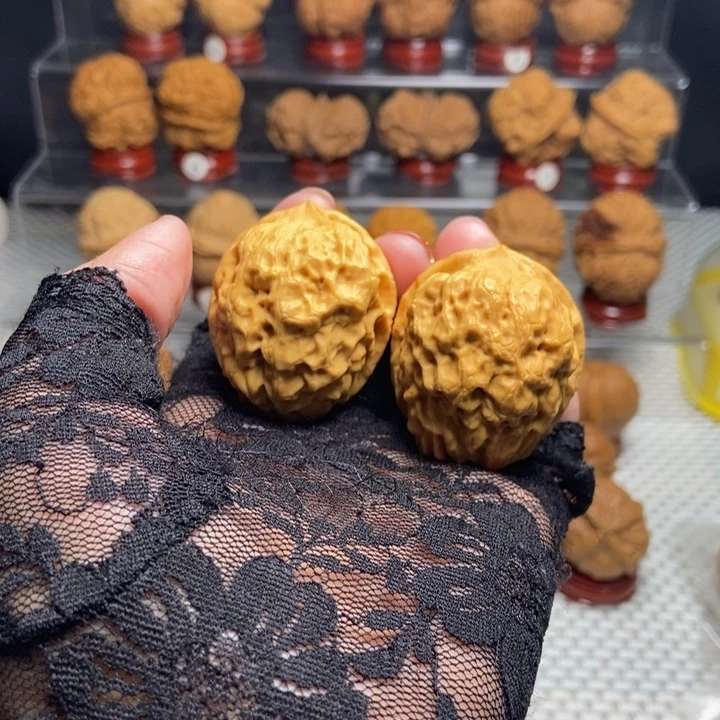 文玩核桃把件佛手嘎达包60