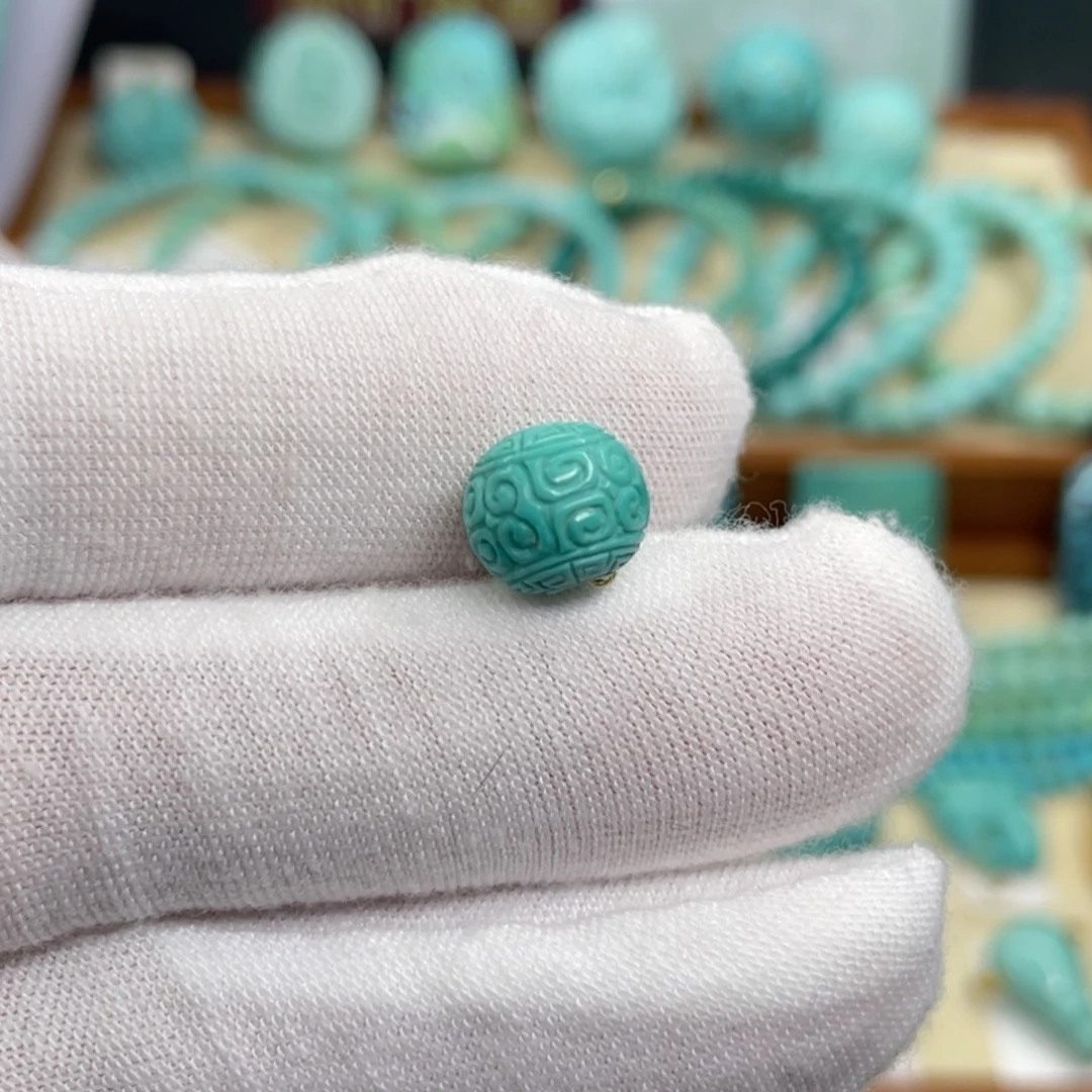 绿松石未镶嵌颈饰