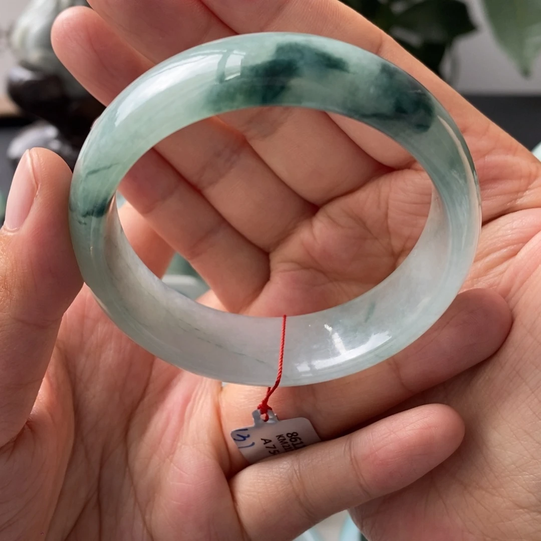 翡翠手镯未镶嵌天然