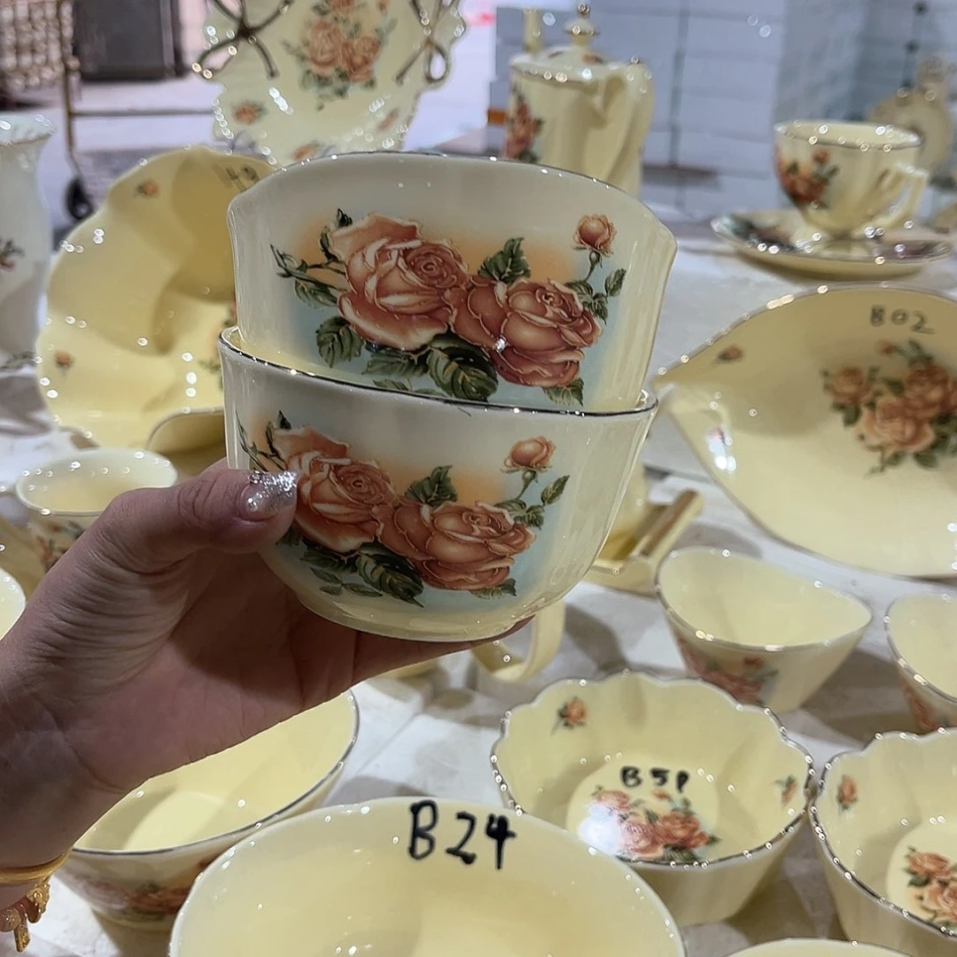 瓷2个…………………………………………4.5勺子