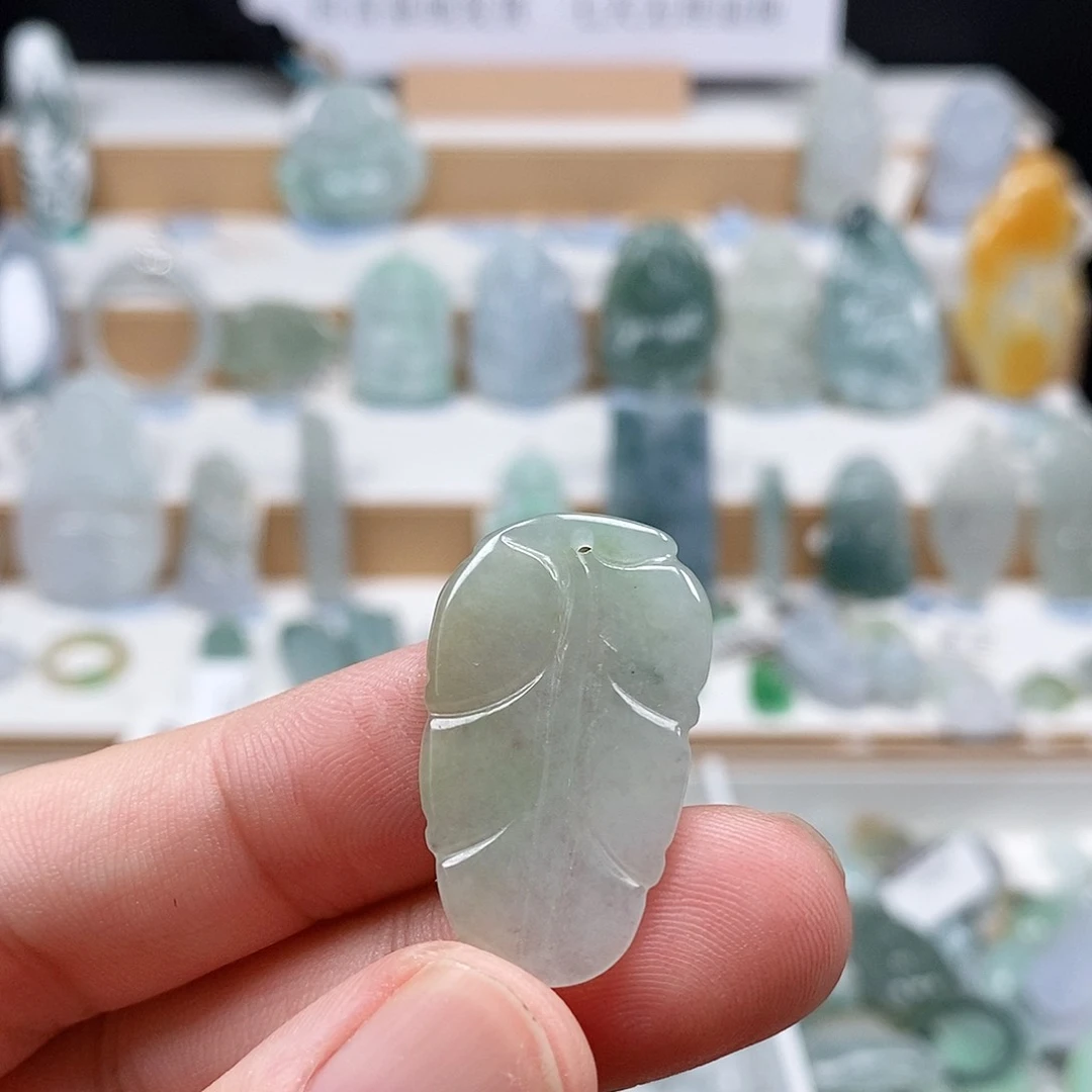 翡翠未镶嵌吊坠(不含链)1叶子