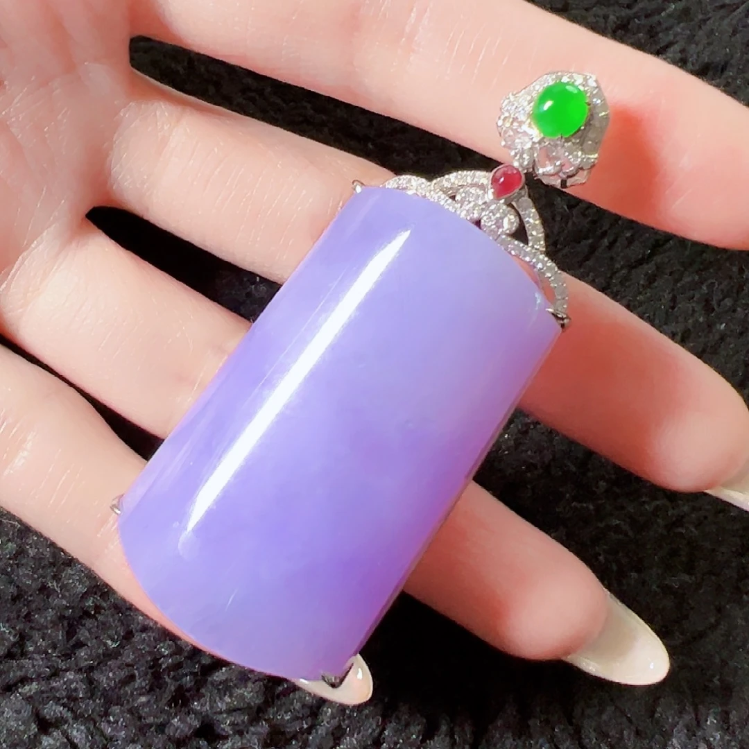 翡翠18K金镶嵌颈饰签收后24小时鉴赏期，过时不退