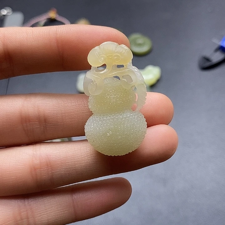 颈饰未镶嵌和田玉看**生