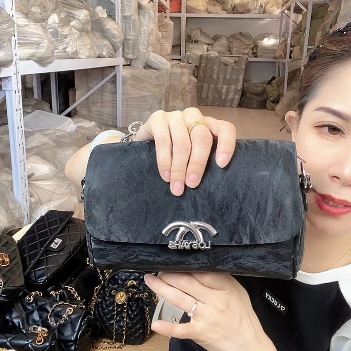 蚕丝小牛剖层皮革PU