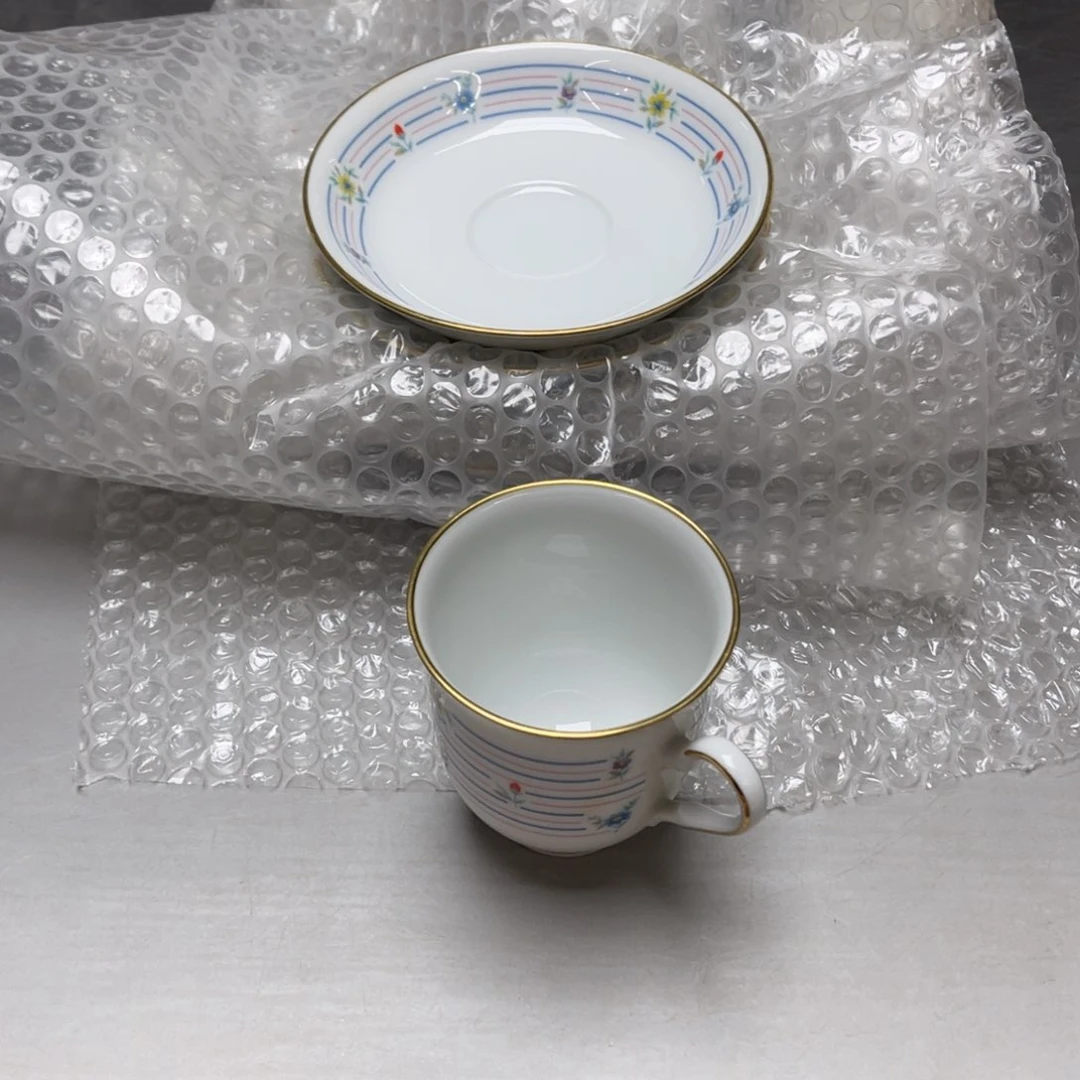 瓷片小**?密密麻麻地排列在一起