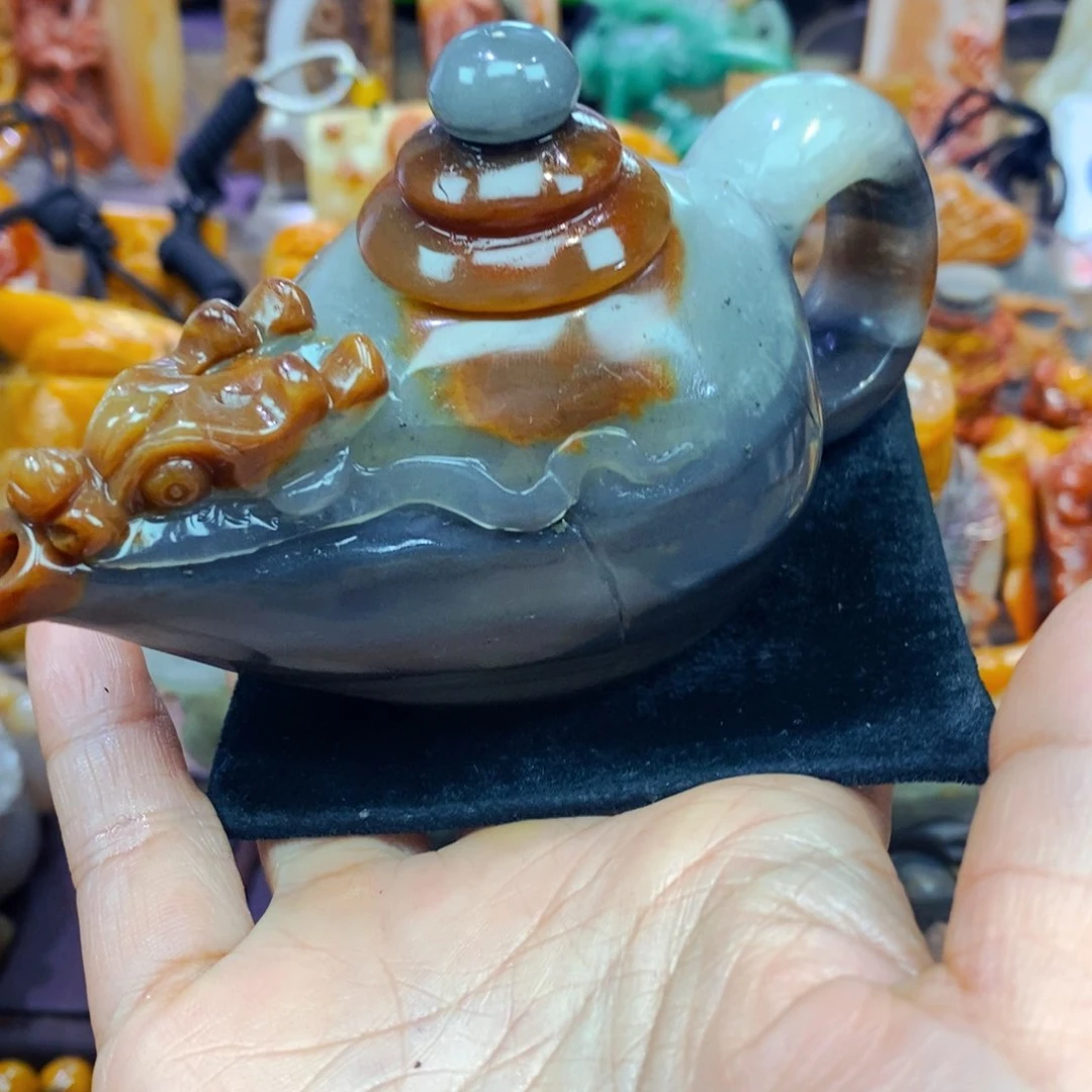 颈饰未镶嵌石英岩玉