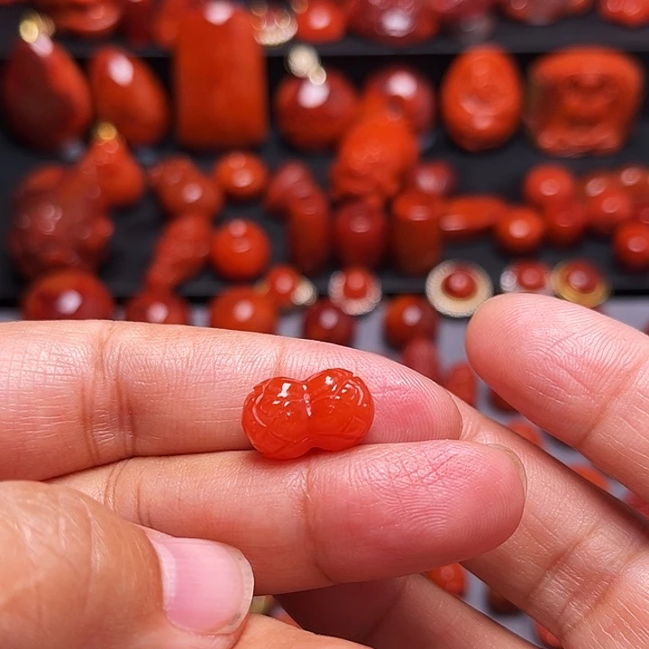 南红玛瑙未镶嵌配饰并蒂莲9.4mm