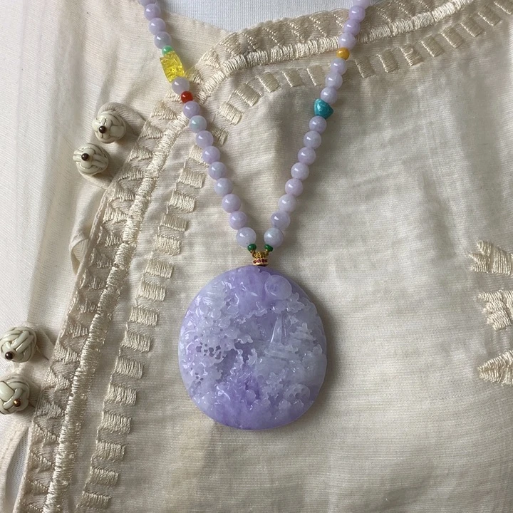 翡翠吊坠(赠链)未镶嵌