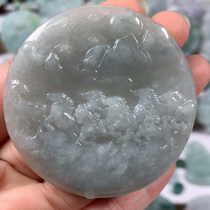 翡翠未镶嵌颈饰马到成功福利
