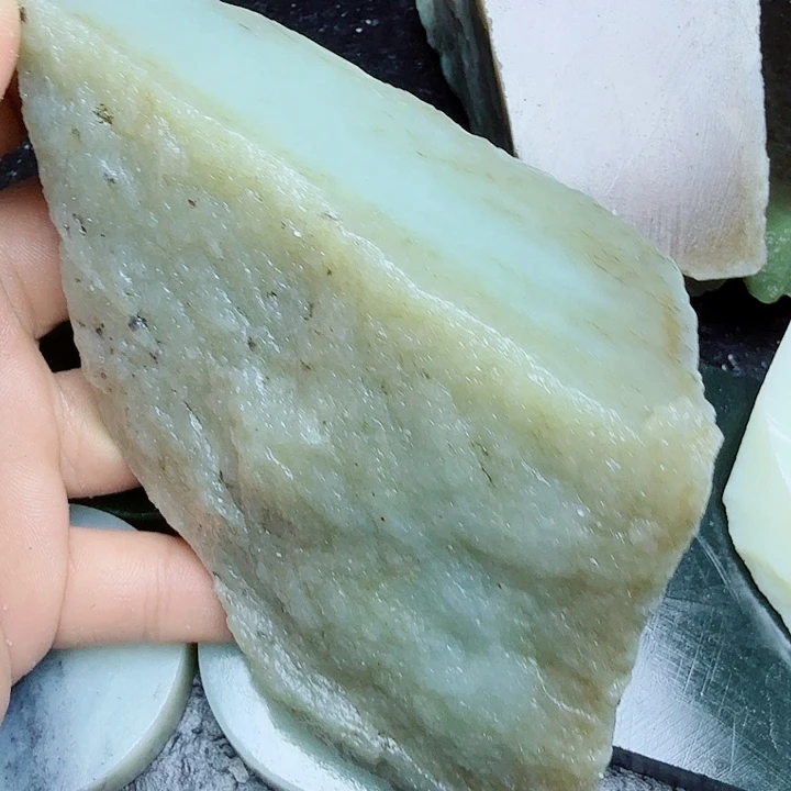 祯***文未镶嵌和田玉（糖玉）珠宝奇石