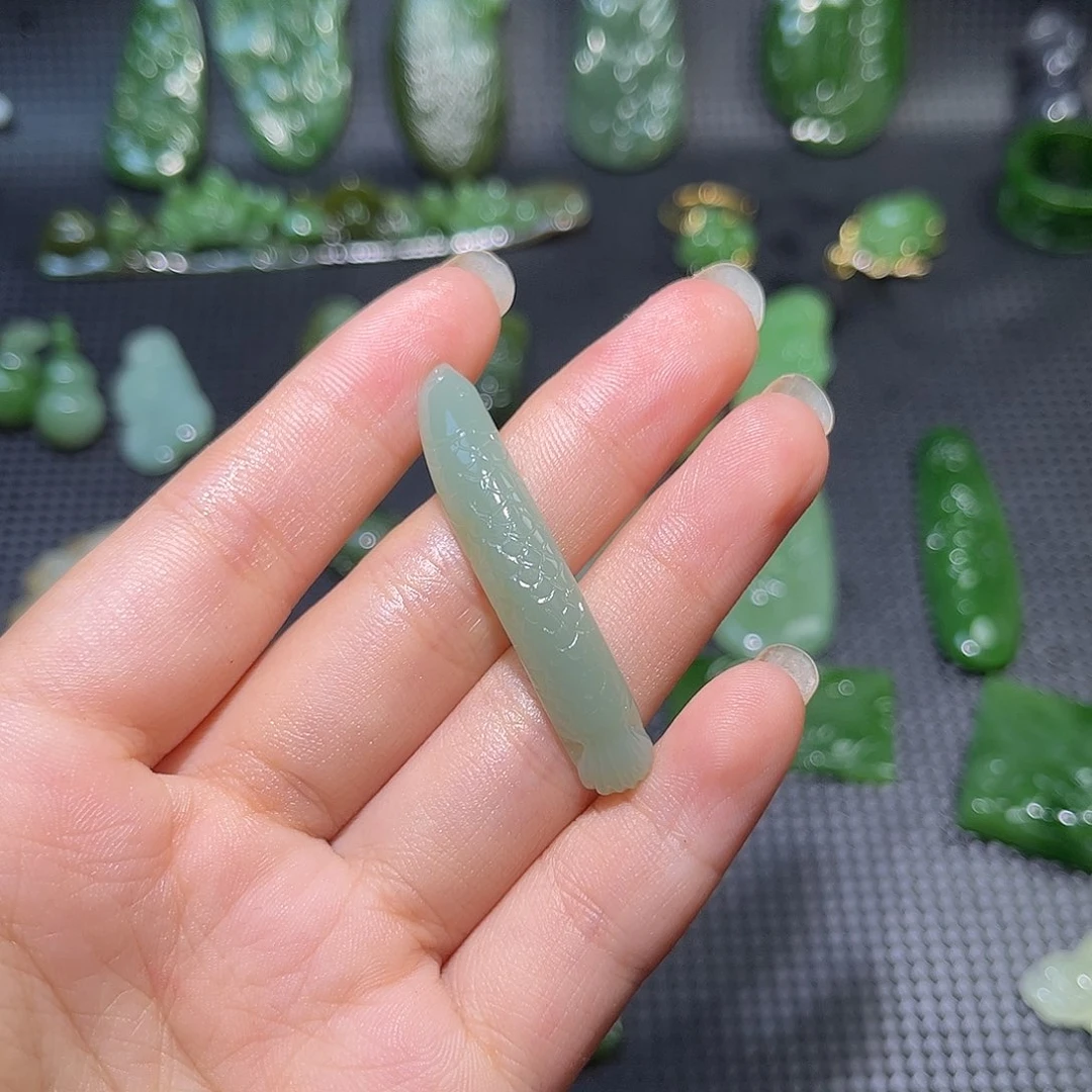 随***3颈饰未镶嵌和田玉