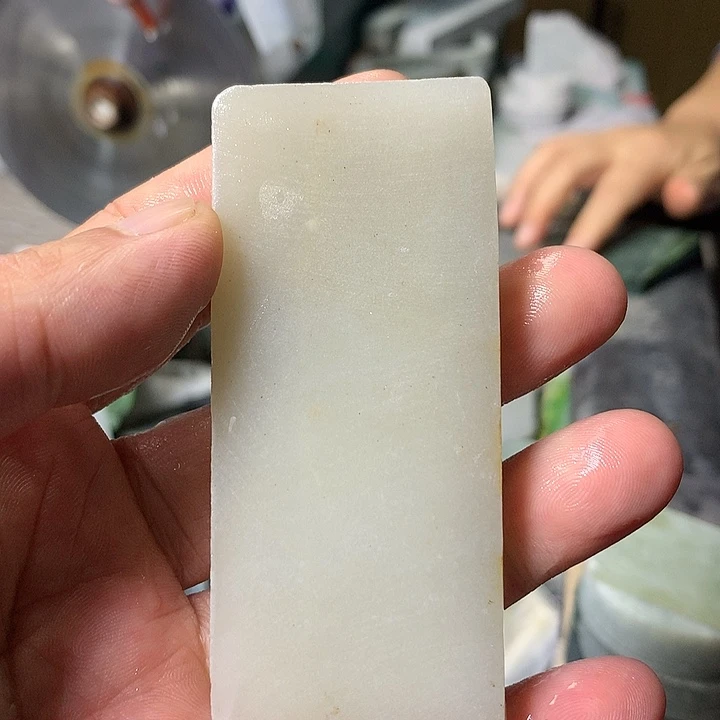 颈饰未镶嵌和田玉（糖玉）