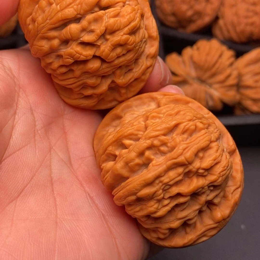 文玩核桃把件秦岭野生核桃