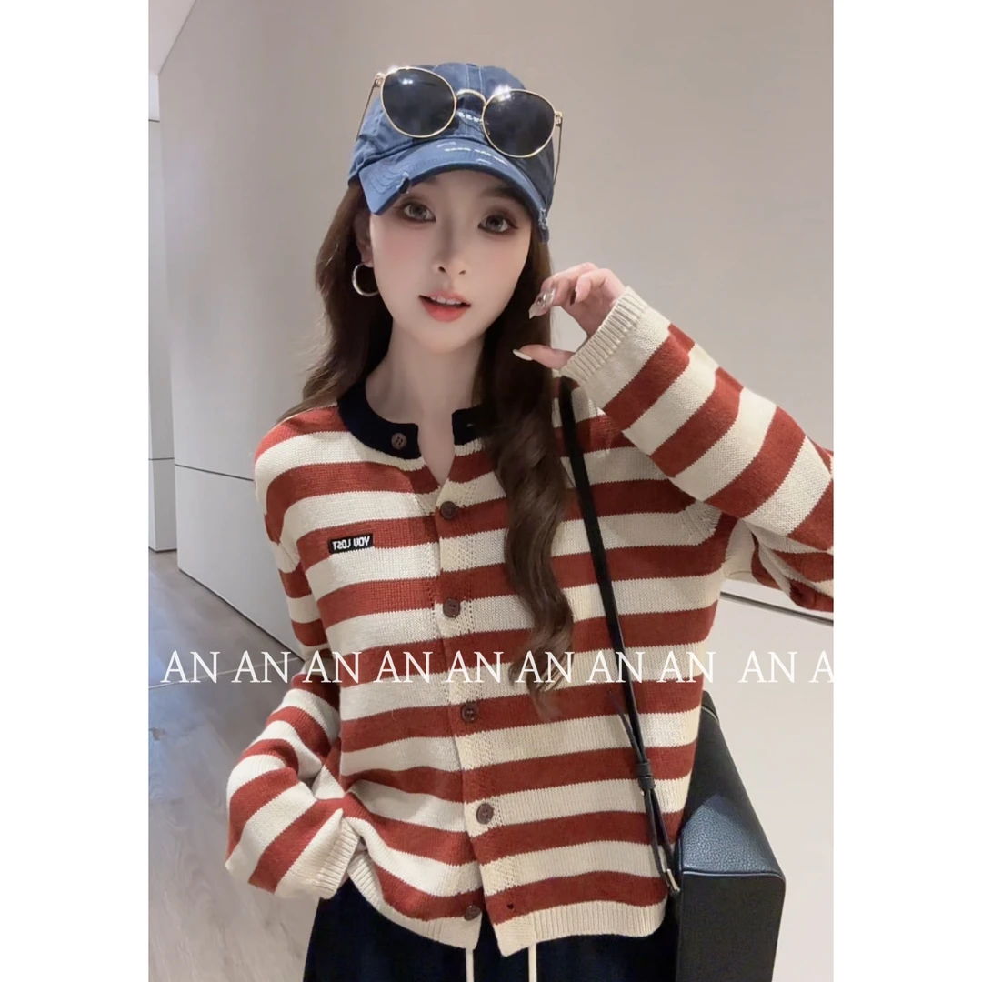 【定格星光】B8198秋季新款时尚小众复古温柔拼色条纹开衫针织毛衣