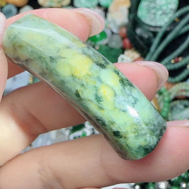 翡翠未镶嵌颈饰天然A货，15