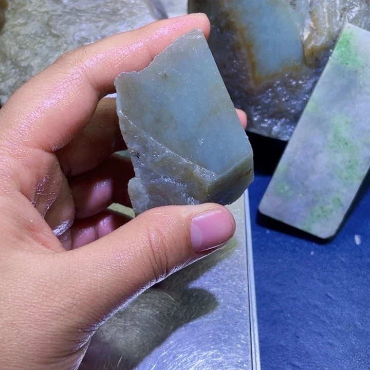 和田玉未镶嵌珠宝半成品