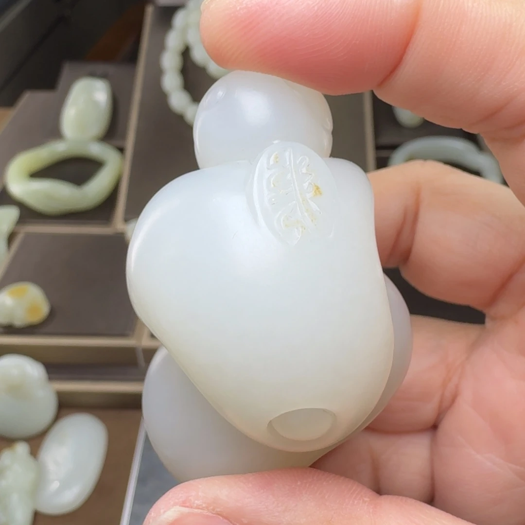 黑***马和田玉未镶嵌挂件