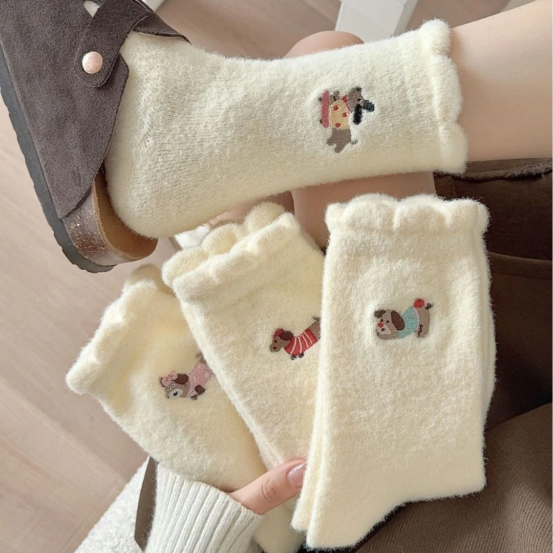 秋季卡通可爱小狗袜子日系加厚女中筒袜保暖袜百搭厚实长袜女mmh