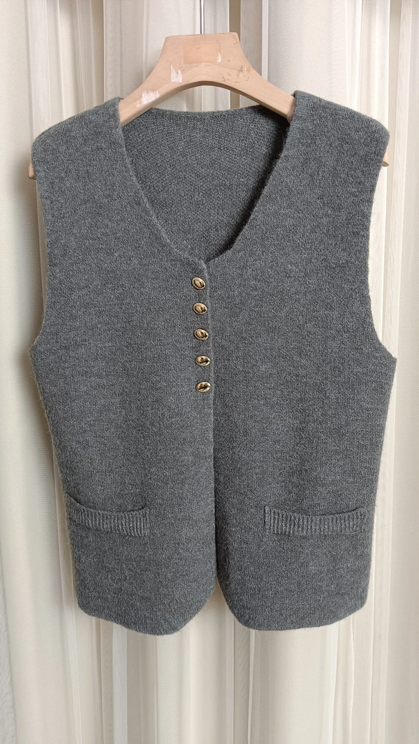 潮牌小香风高级感气质针织马甲开衫简约纯色叠穿坎肩马夹背心