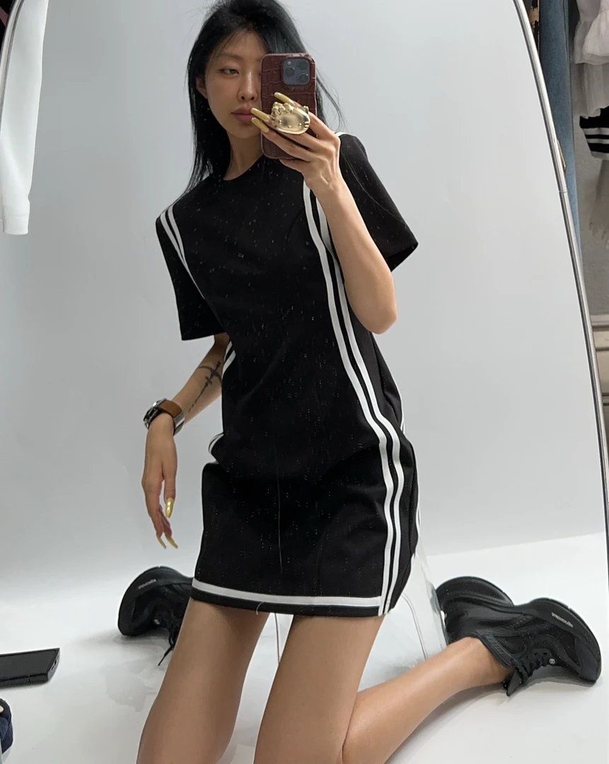 VIVISPLENDID20577#（定制福利款NO退NO换）运动感联名小黑裙