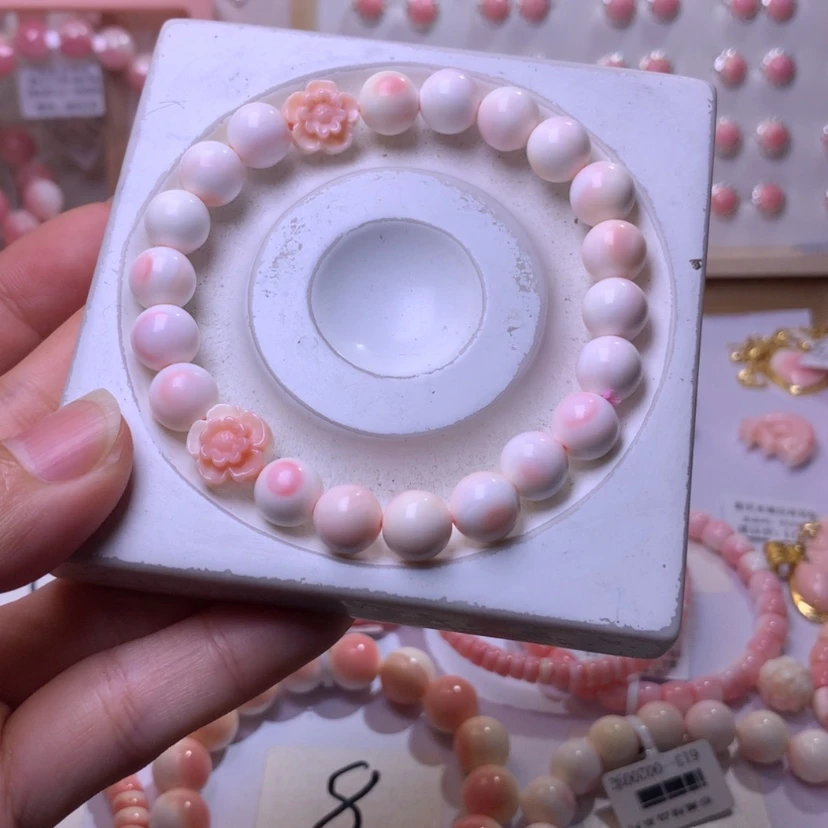 【闪购商品】查罗石颈饰合金福利