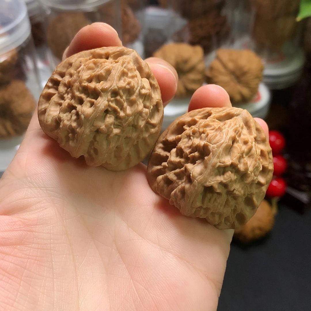 文玩核桃把件三角白39