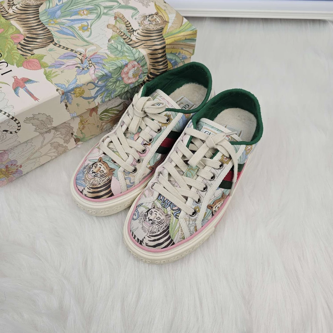 95新 GUCCI/古驰 1977虎年系列37.5码带盒 公价6000 /0618