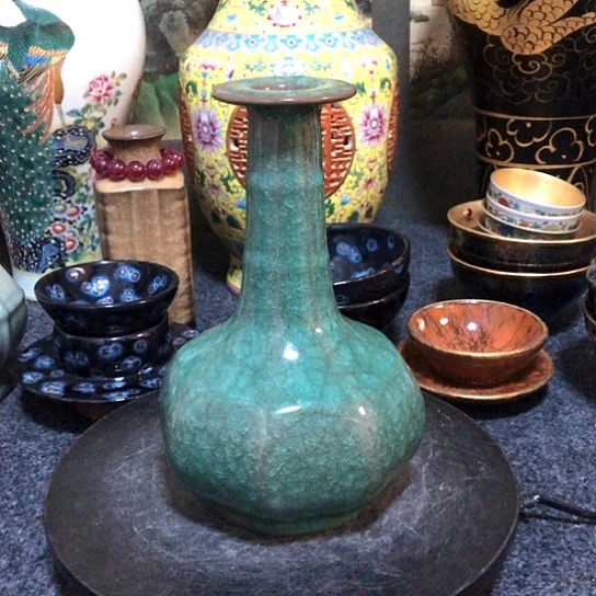 瓷片瓷器一件，品相完好
