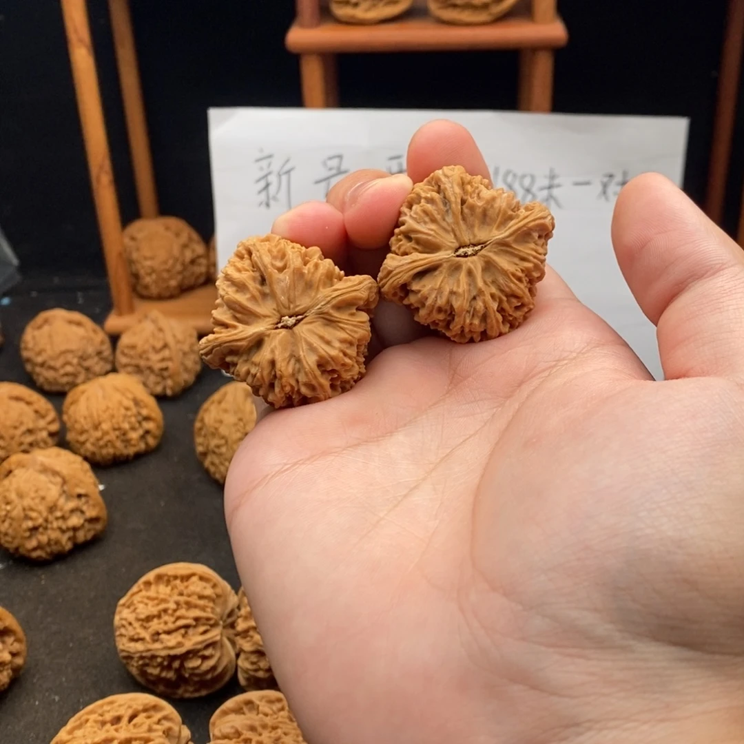 朝***雪吊坠文玩核桃39三角