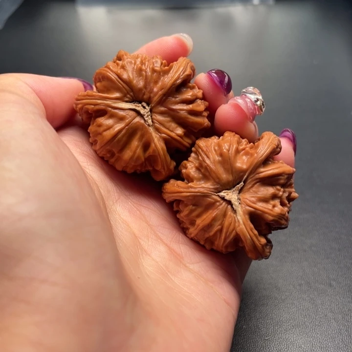 年***年吊坠文玩核桃白狮子