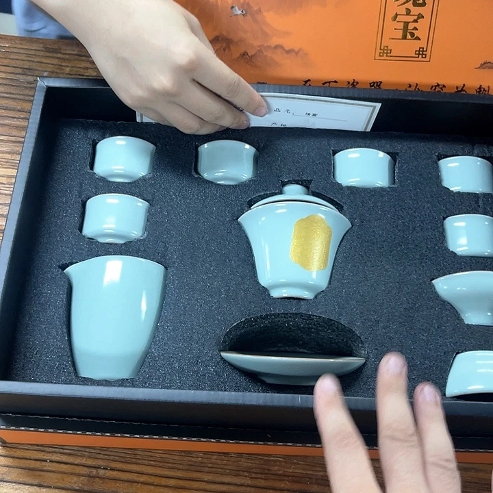 孤品茶具套装等。
