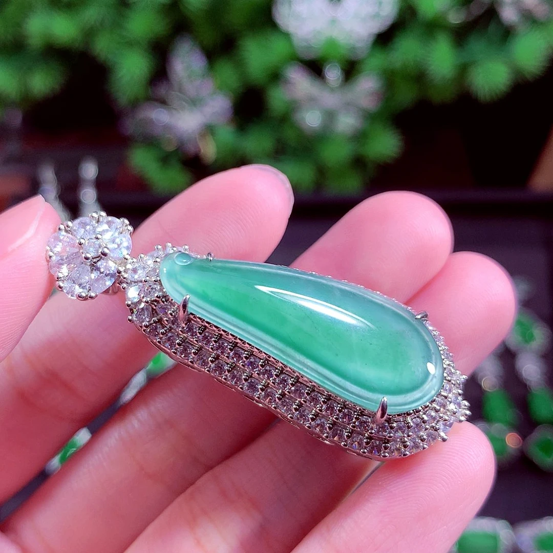 颈饰未镶嵌翡翠天然