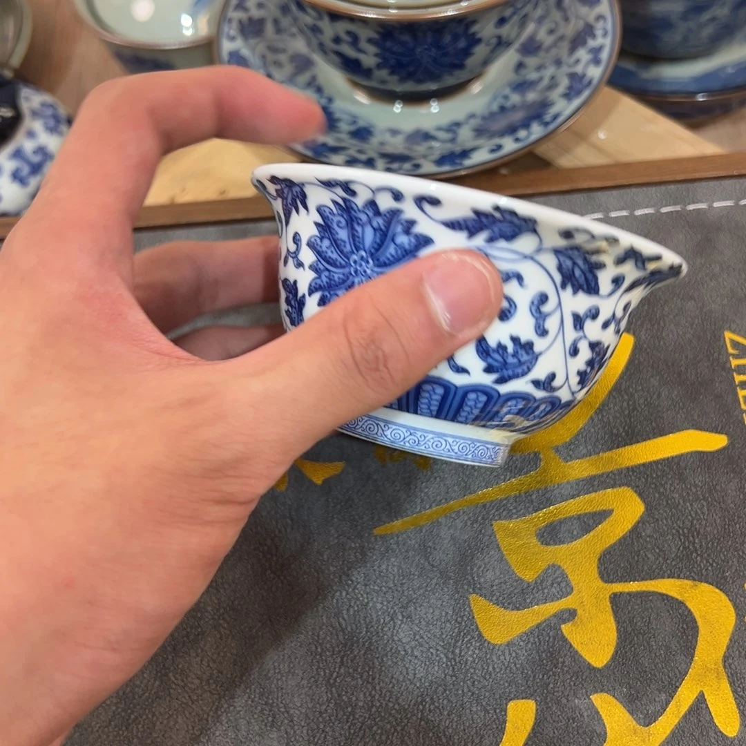 青花缠枝莲杯yyyy