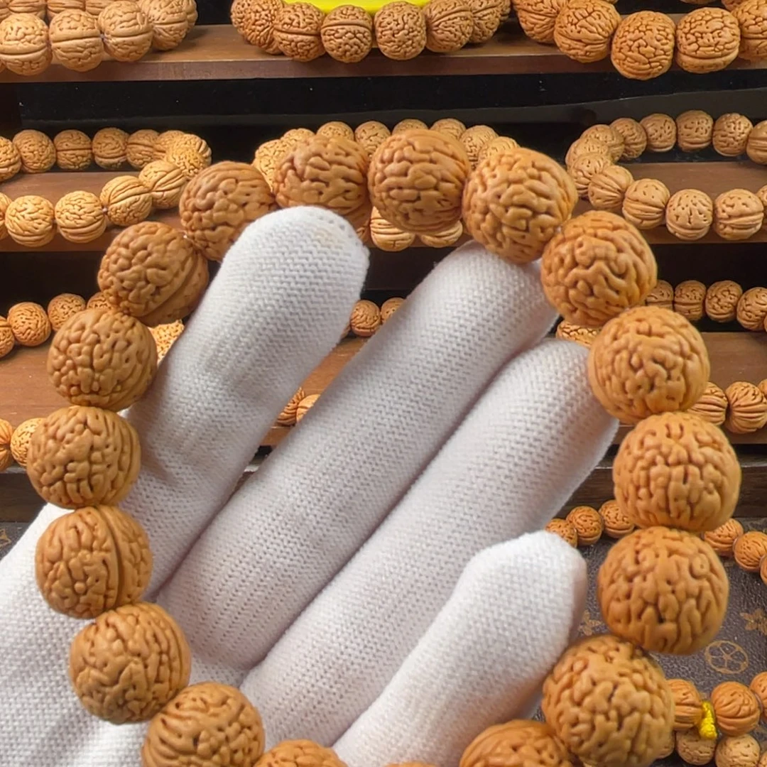 吊坠桃核野生盘龙