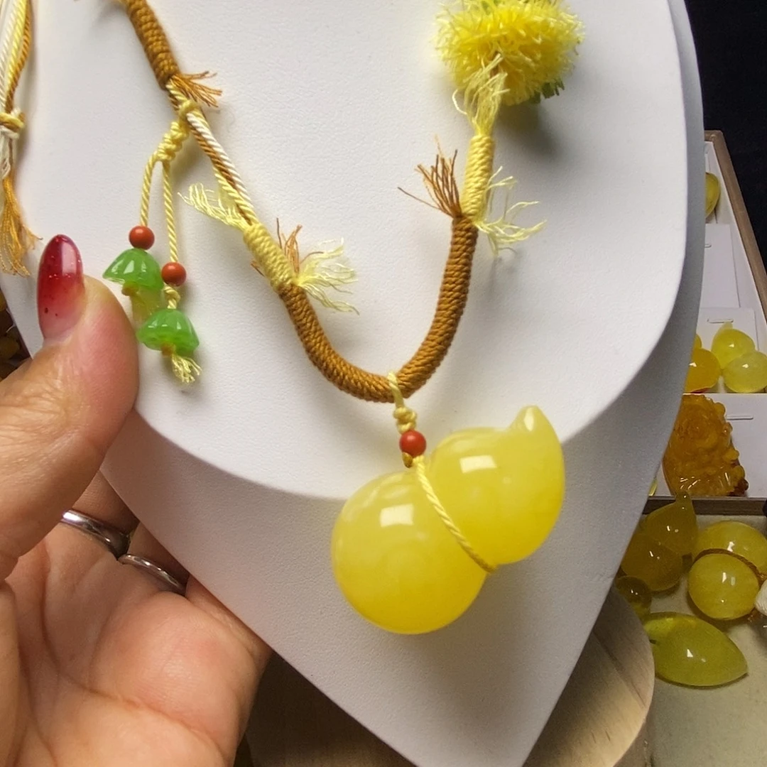 琥珀未镶嵌珠宝奇石