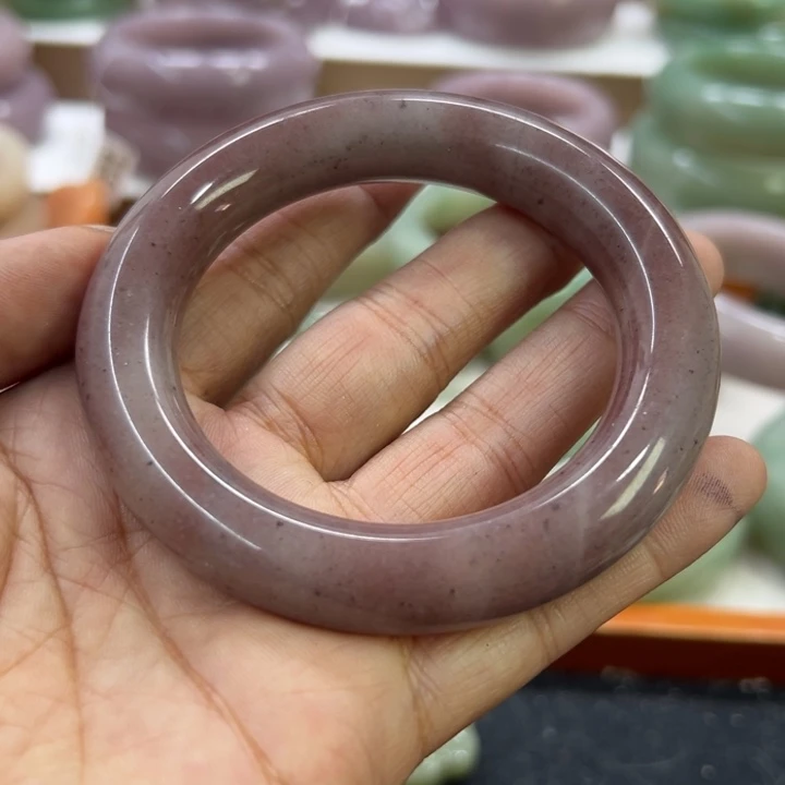 石英岩玉未镶嵌手镯