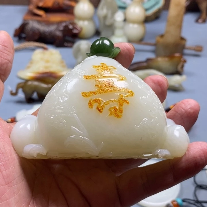 霸***长颈饰未镶嵌和田玉
