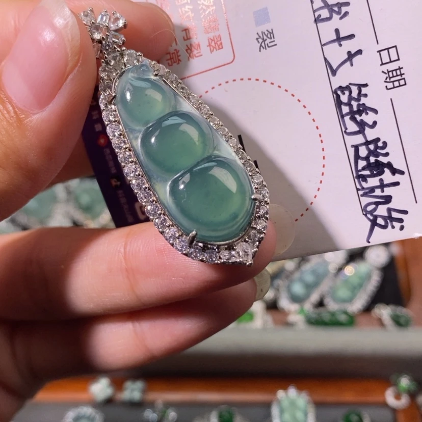 【闪购商品】翡翠未镶嵌颈饰天然