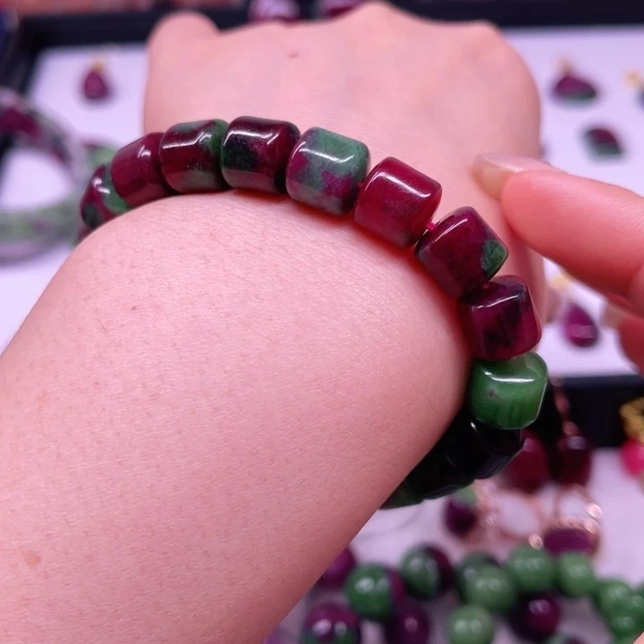 红绿色竹节手串卡10收藏级别饰品