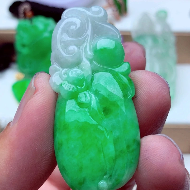 吊坠(不含链)未镶嵌翡翠