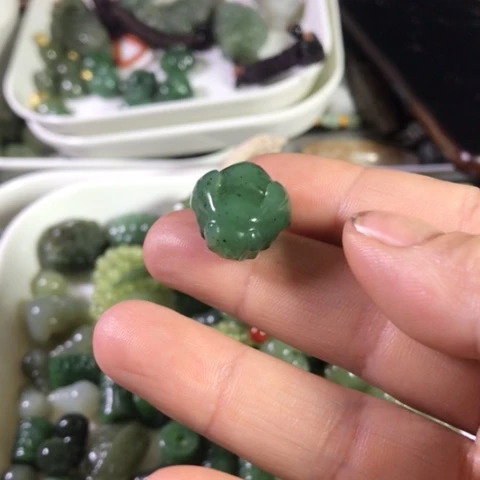 手链未镶嵌和田玉（糖玉）鲨*夹