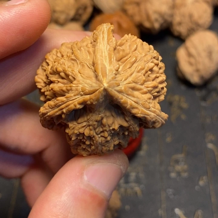 文玩核桃吊坠巍**敌文玩核桃异形单只