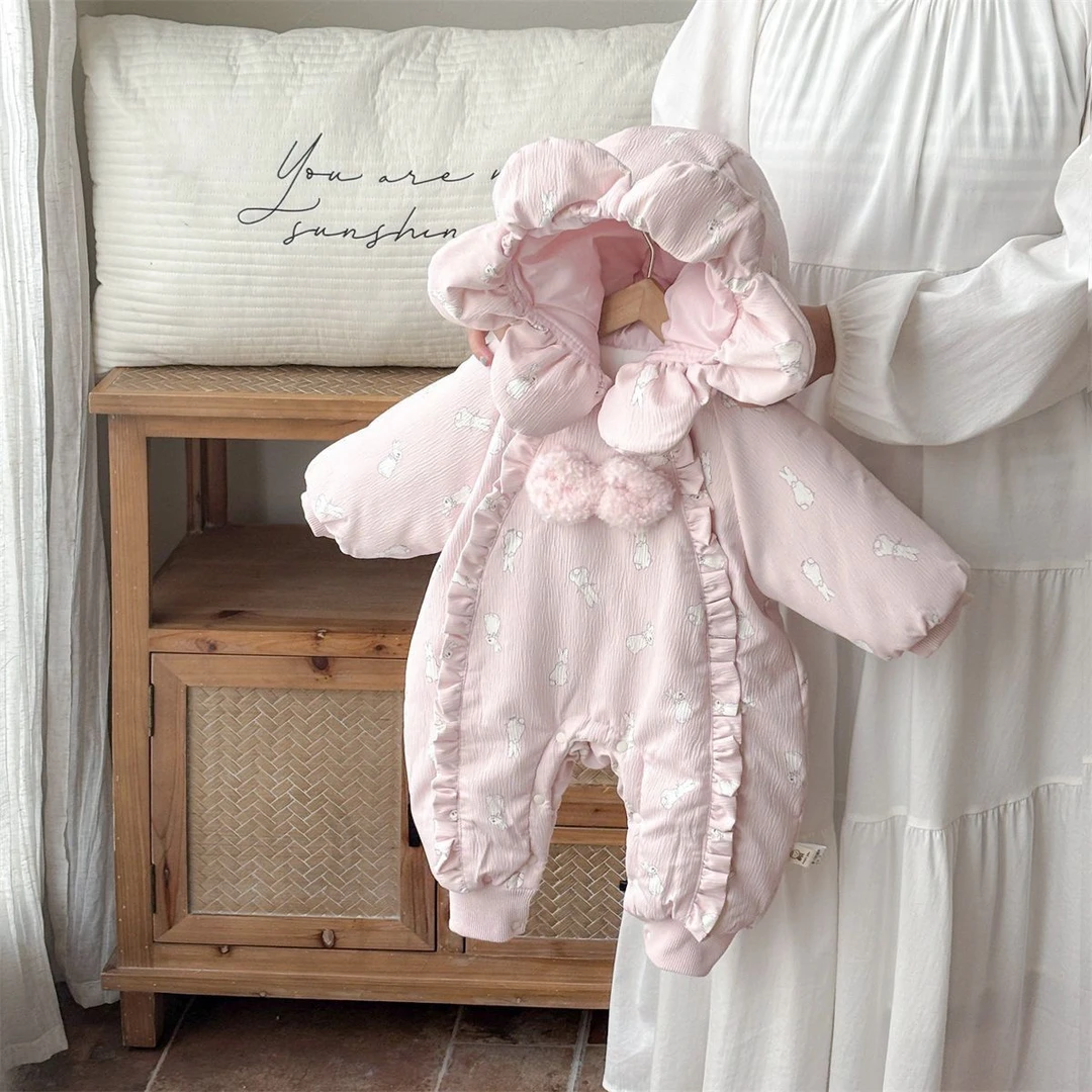 婴儿冬装夹棉连体衣外出爬服洋气女宝宝超萌公主百天加厚保暖棉衣