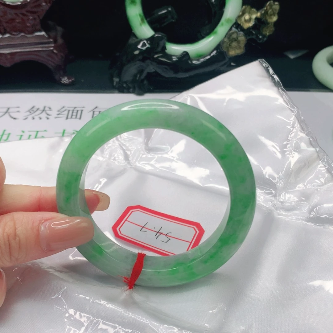 翡翠手镯未镶嵌缅甸天然A货翡翠