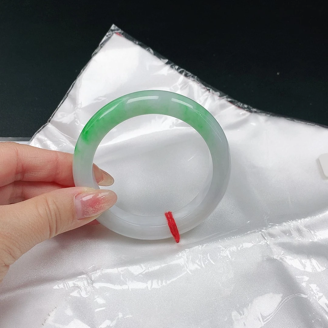 翡翠手镯未镶嵌依*吖翡翠005